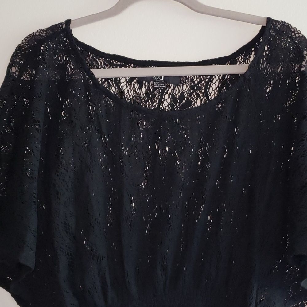 š
ŗforever 21 Lace Butterfly Sleeve Black Top - Picture 4 of 6